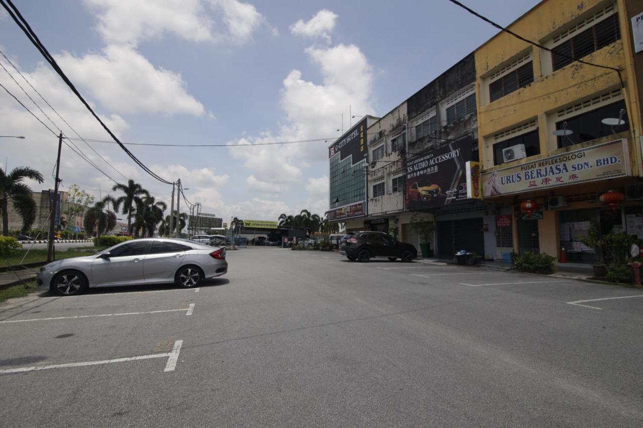 G City Hotel Teluk Intan Exterior foto