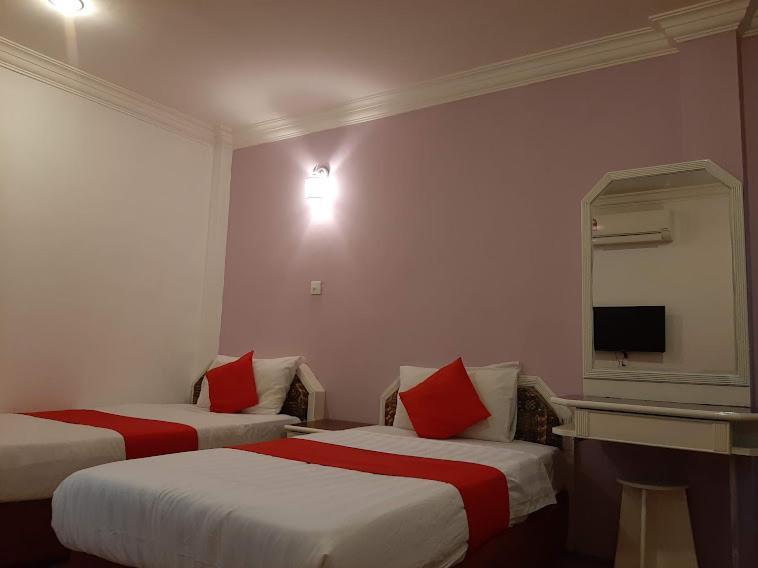 G City Hotel Teluk Intan Exterior foto